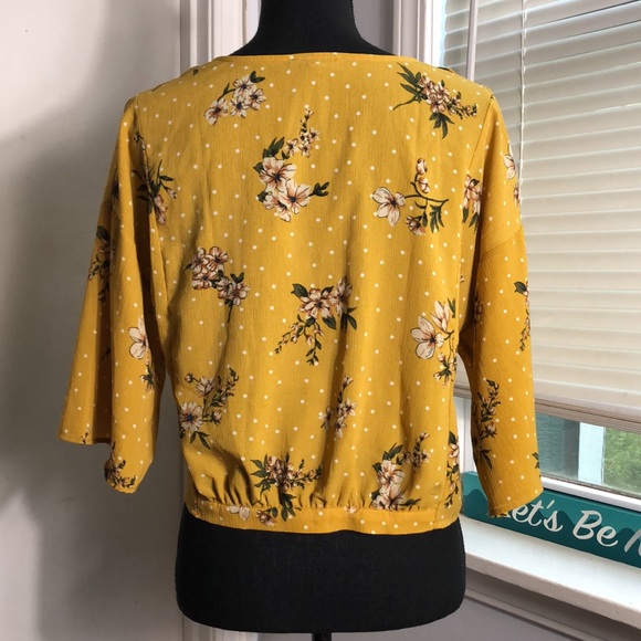 Mine Floral Zip Front Hem Tie Top Size L - Picture 3 of 5